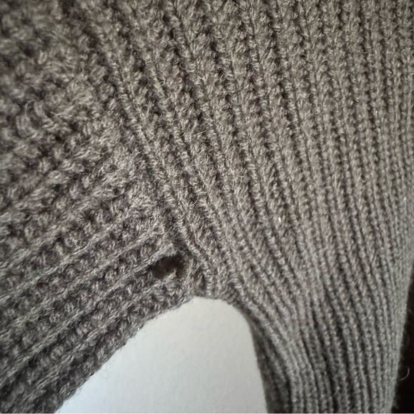 New Vince Green Cowl Neck Buttons Oversized Sweater size Small - Picture 8 of 11